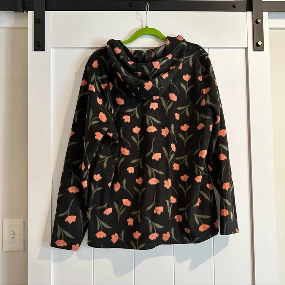 NWOT O’Neill Quarter Zip - Picture 5 of 5